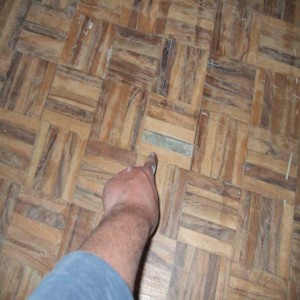 RINNOVIAMO ANCHE PARQUET MOLTO DANNEGGIATI